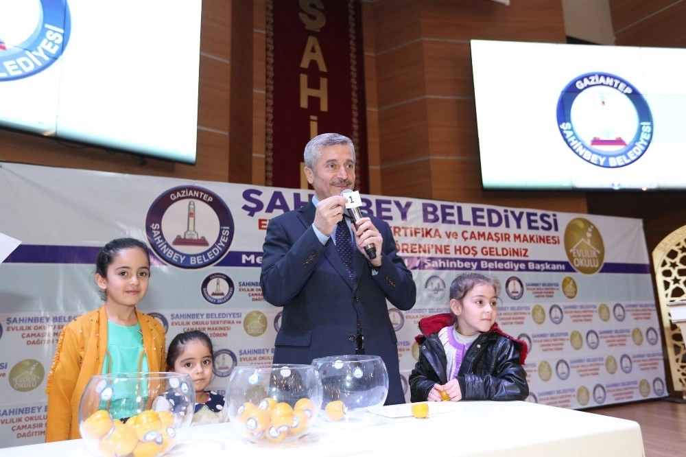 Şahinbey Belediyesi Evlilik Okulu'nda 26 Bin 874 Çifte Eğitim Verildi