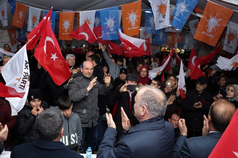 Çay Mahallesi Faruk Özlüyü Bağrına Bastı