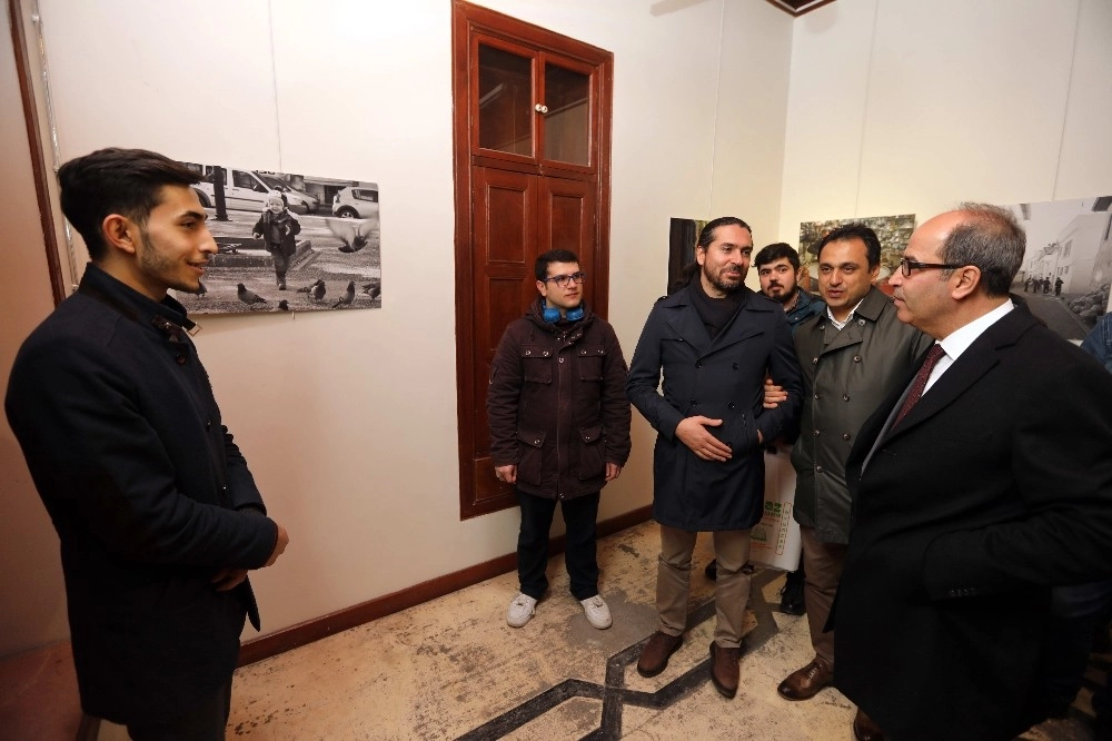 Yaşama Dair Kısa Bakışlar Adlı Fotoğraf Sergisi Açıldı