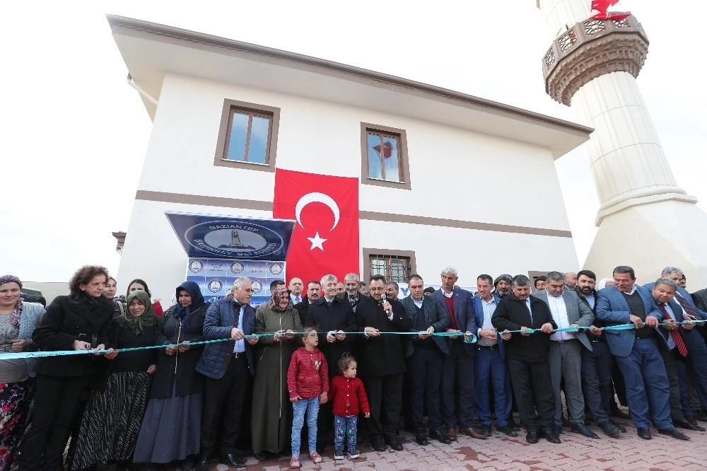 Şahinbeyde Yeniköy Cami İbadete Açıldı