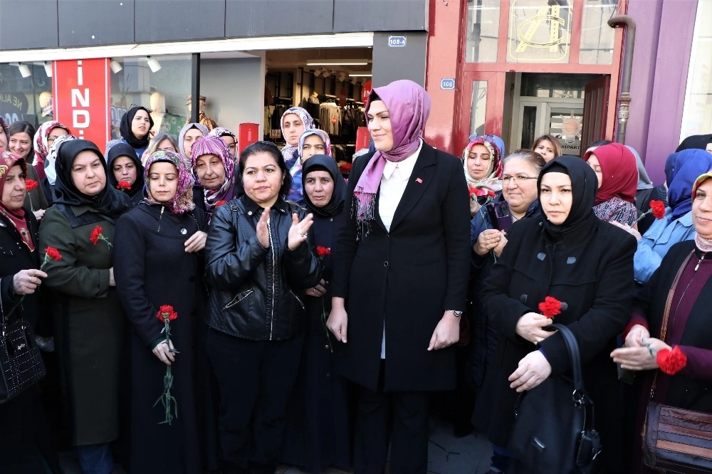 Ak Parti İl Kadın Kollarından Başkan Vergiliye  Tepki