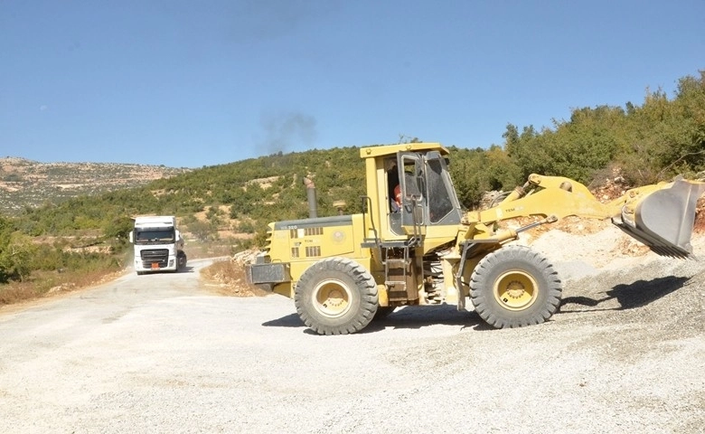 Mersin'de ilçelerdeki grup yolları asfaltlanıyor