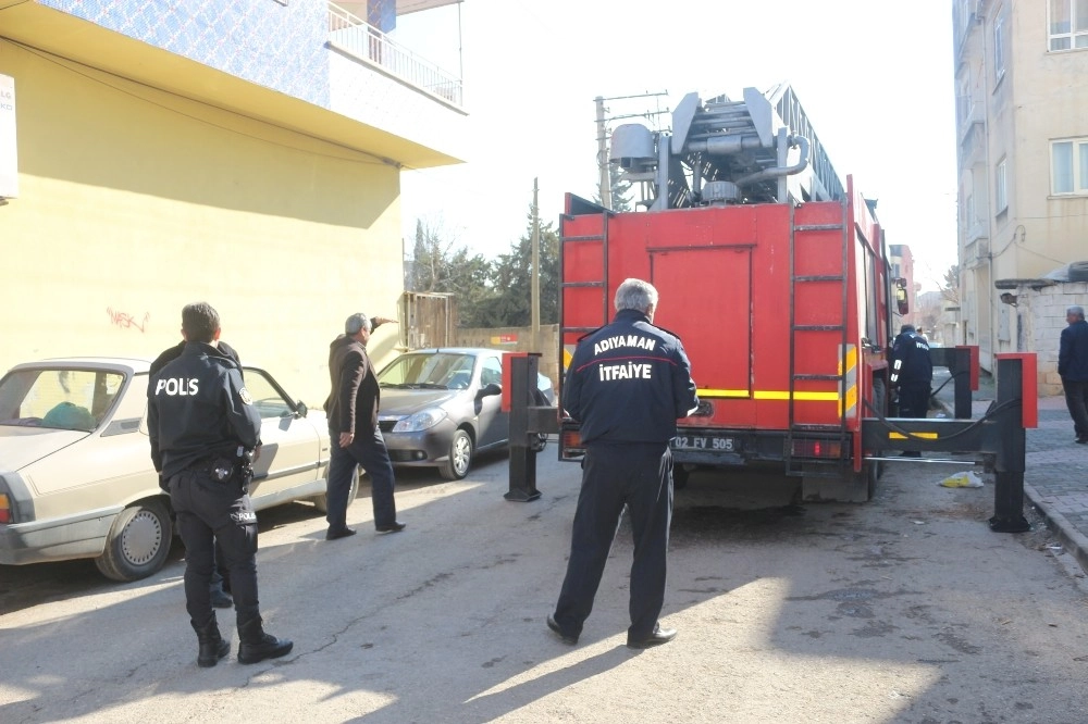 Evinde Uyuya Kalan Şahıs Ekipleri Alarma Geçirdi