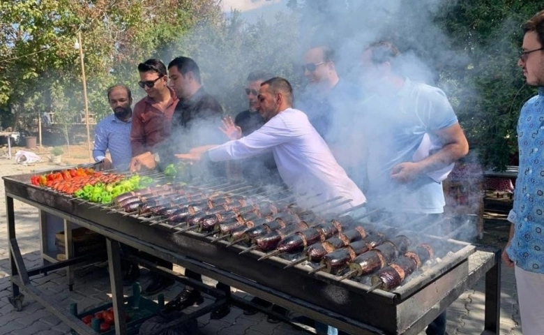 Birecik'te 'Kelaynak ve Balcan Festivali' renkli görüntülere sahne oldu