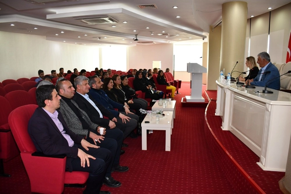 8 Mart Dünya Kadınlar Gününde Aile İçi İletişim Eğitimi Düzenledi