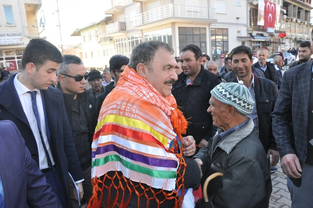 Afyonkarahisarın Hocalar İlçesinde Ak Parti Seçim Bürosu Açıldı