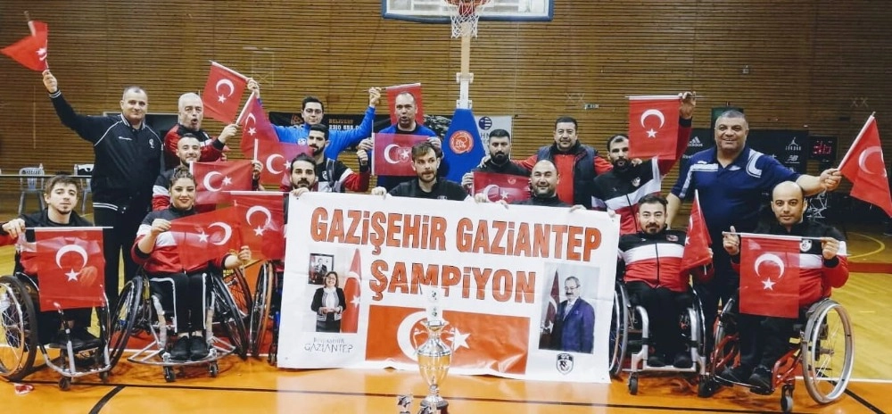 Gazişehir Gaziantep Namağlup Şampiyon Oldu