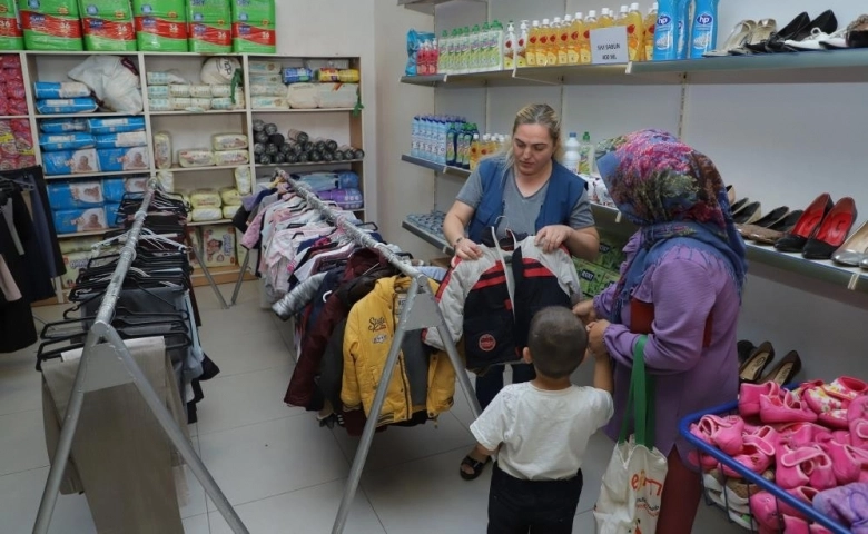 Şehitkamil Belediyesi'nden dar gelirli ailelere kışlık giyim yardımı