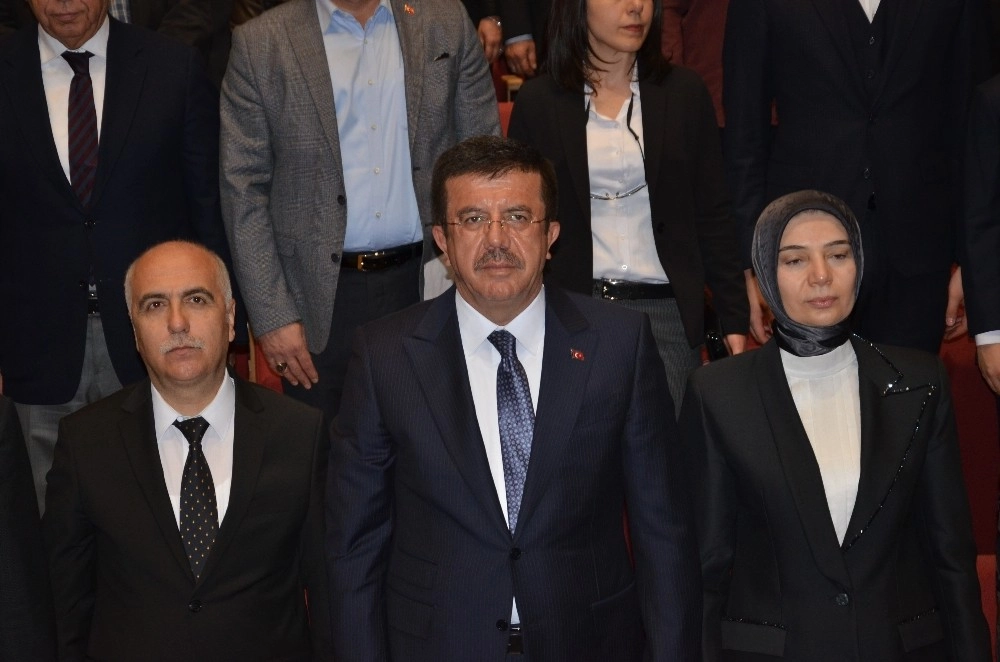 Zeybekci: “1 Nisanda O Zeybek Konak Meydanında Oynanacak"