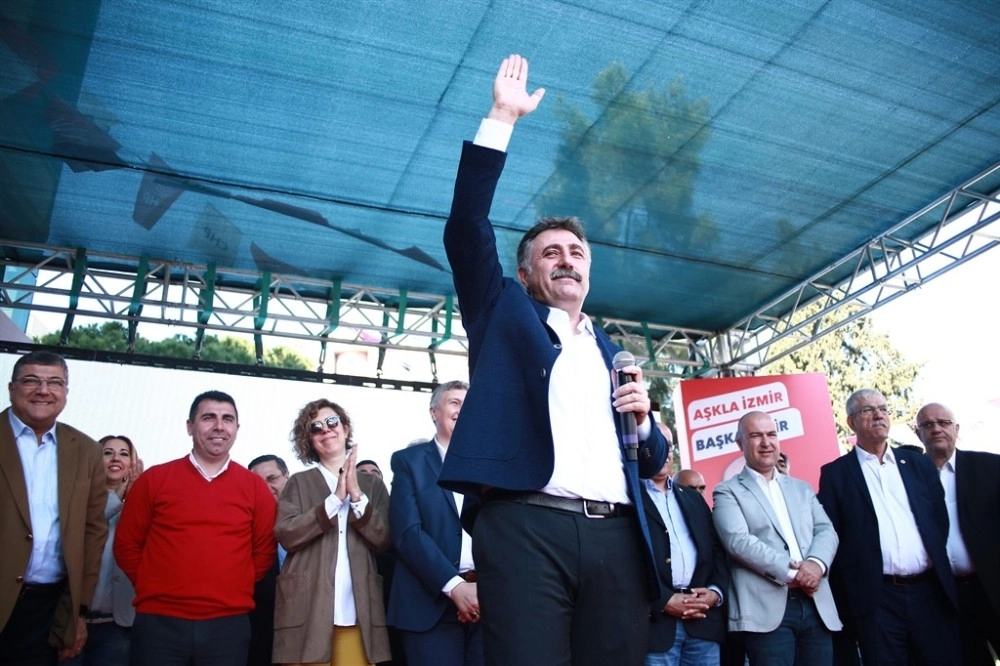 Bayraklıda Miting Gibi Açılış