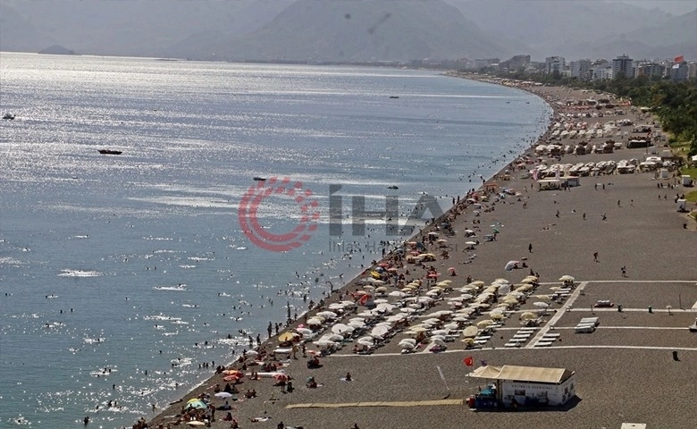 Antalya'da Afrika sıcakları: Termometreler 45 dereceyi gördü