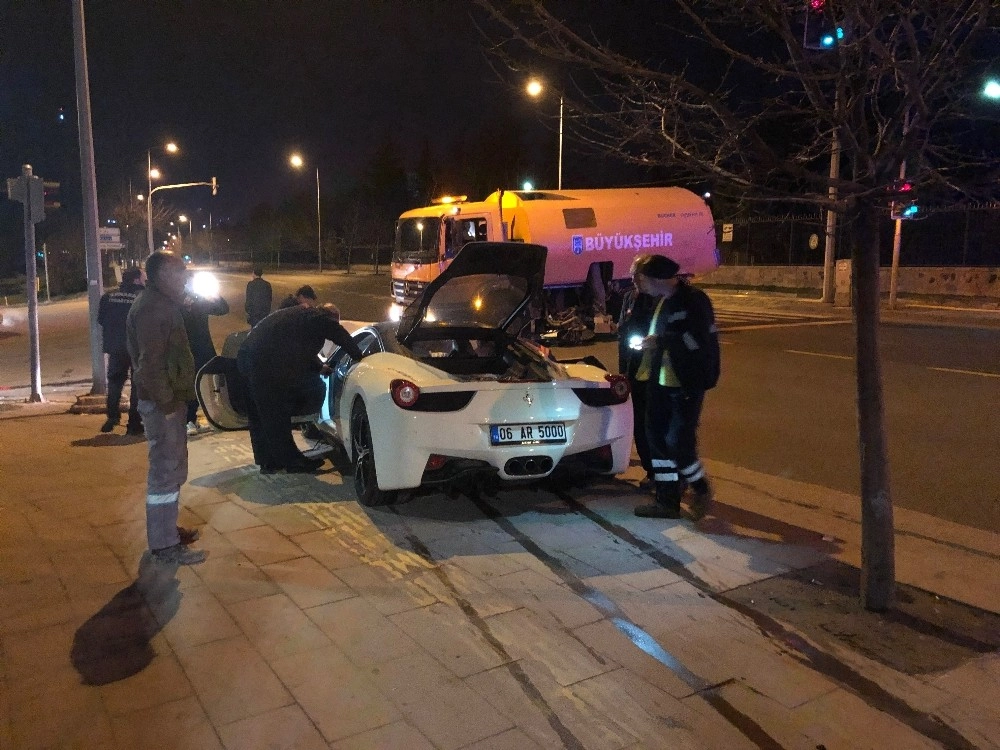 Çankaya Köşkü Önünde Trafik Kazası: 1 Ölü