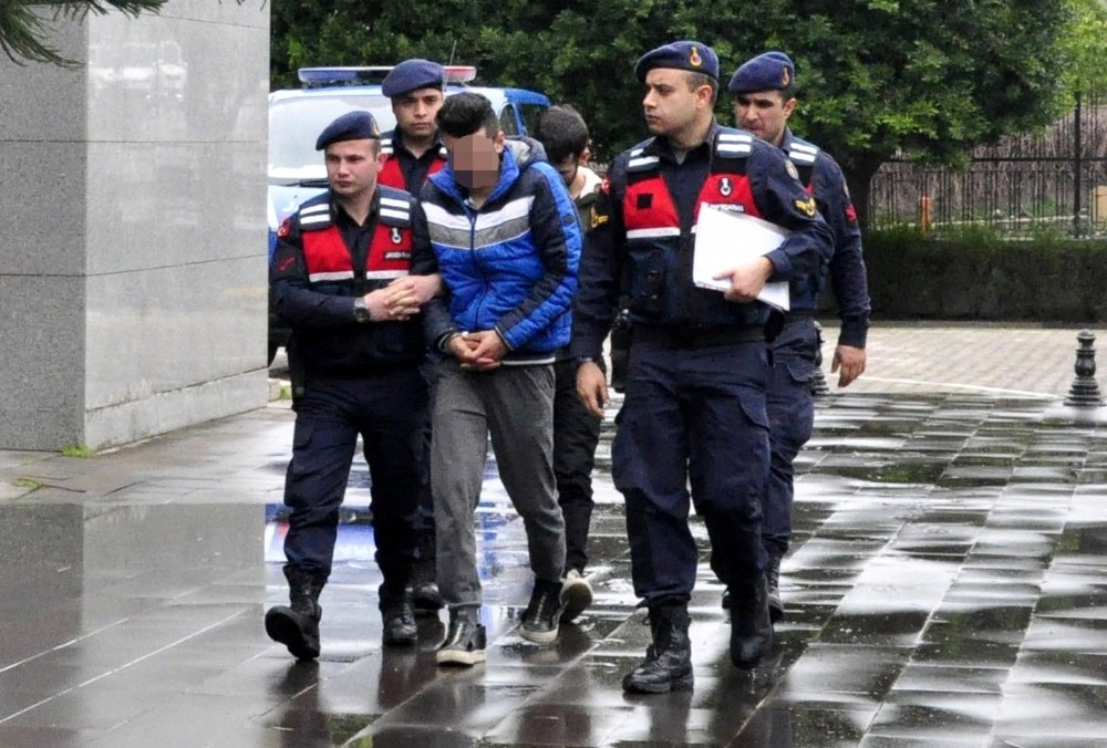 Uyuşturucudan Gözaltına Alınıp Darp Ve İşkenceden Tutuklandılar