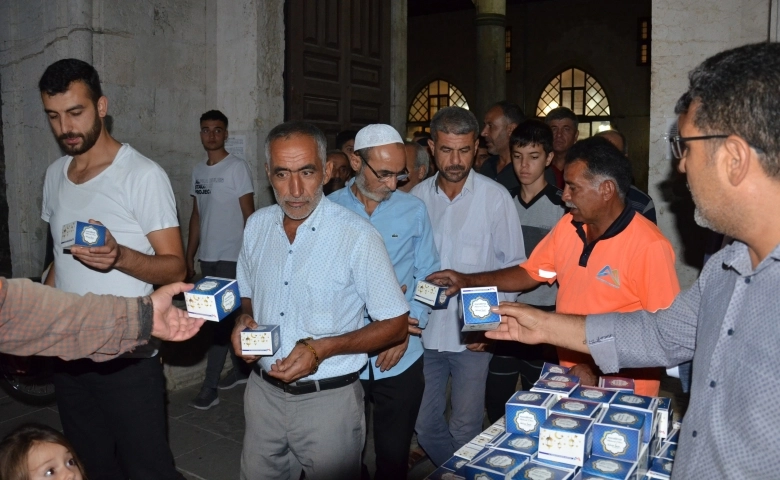 Mersin de Kandil Sevinci, Kandil Simidiyle Paylaşıldı