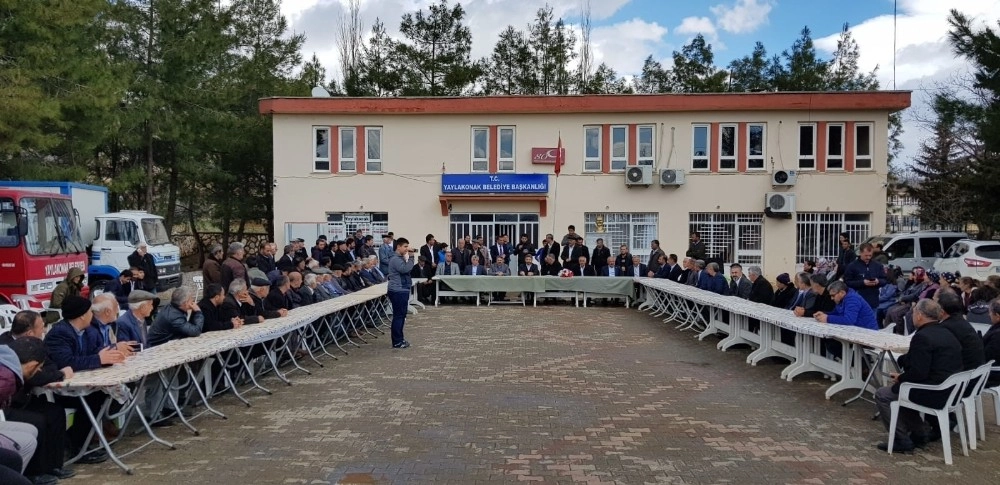 Adıyaman'da Ak Parti Yaylakonak Ve Kömüre Çıkartma Yaptı