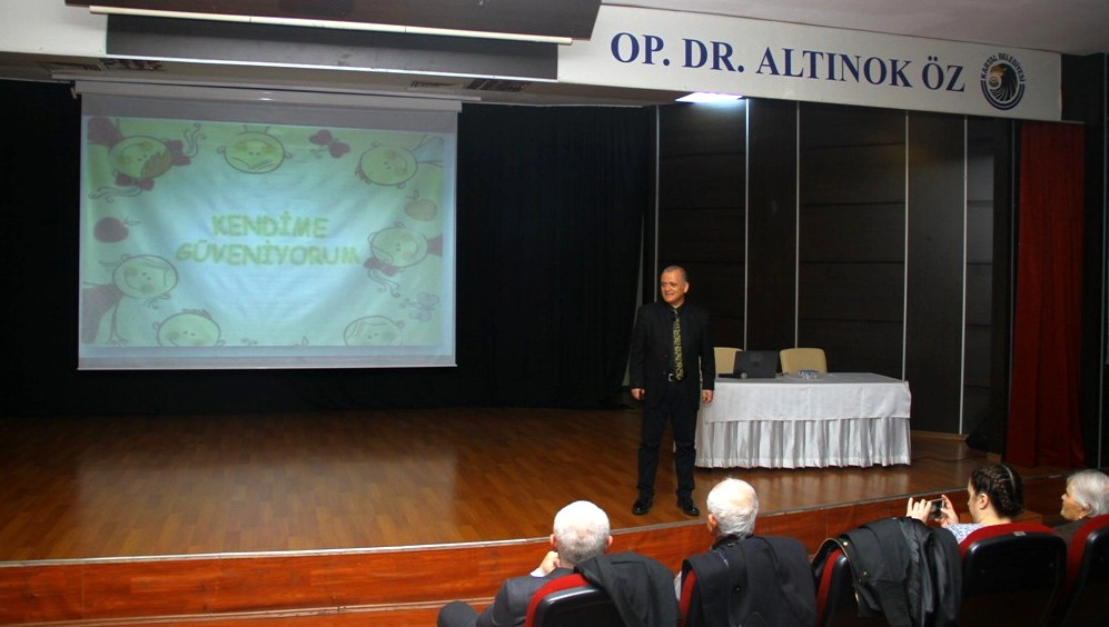 “Özgüven Ne Değildir” Adlı Seminer Kartalda Düzenlendi