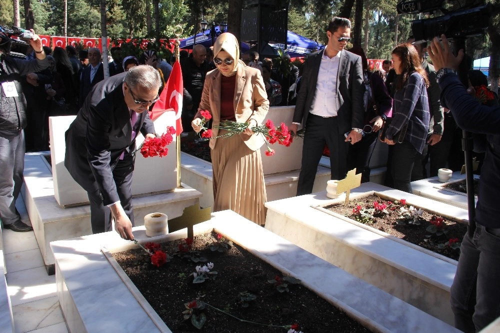 Mersin Şehitliğinde Duygulandıran Tören