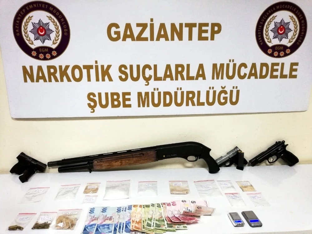 Uyuşturucu Tacirlerine Eş Zamanlı Operasyon: 8 Gözaltı