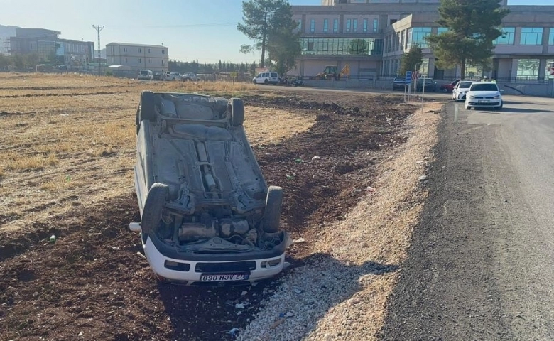 Adıyaman'da Kontrolden çıkan otomobil takla attı: 2 yaralı