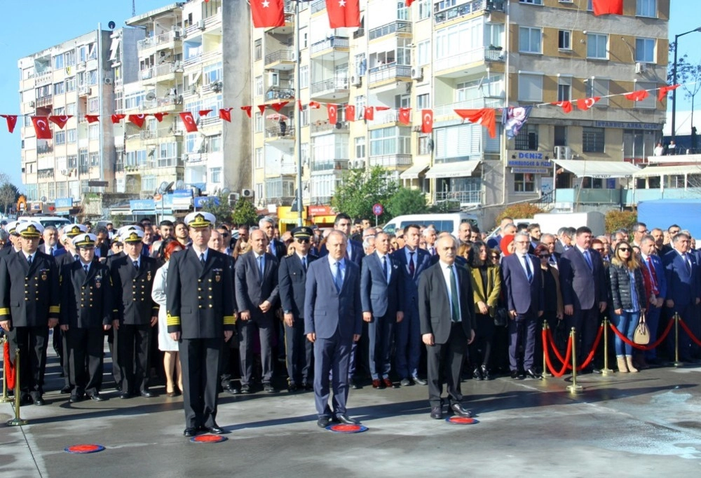 18 Mart Şehitler Günü Kapsamında Atatürk Anıtına Çelenk Sunuldu