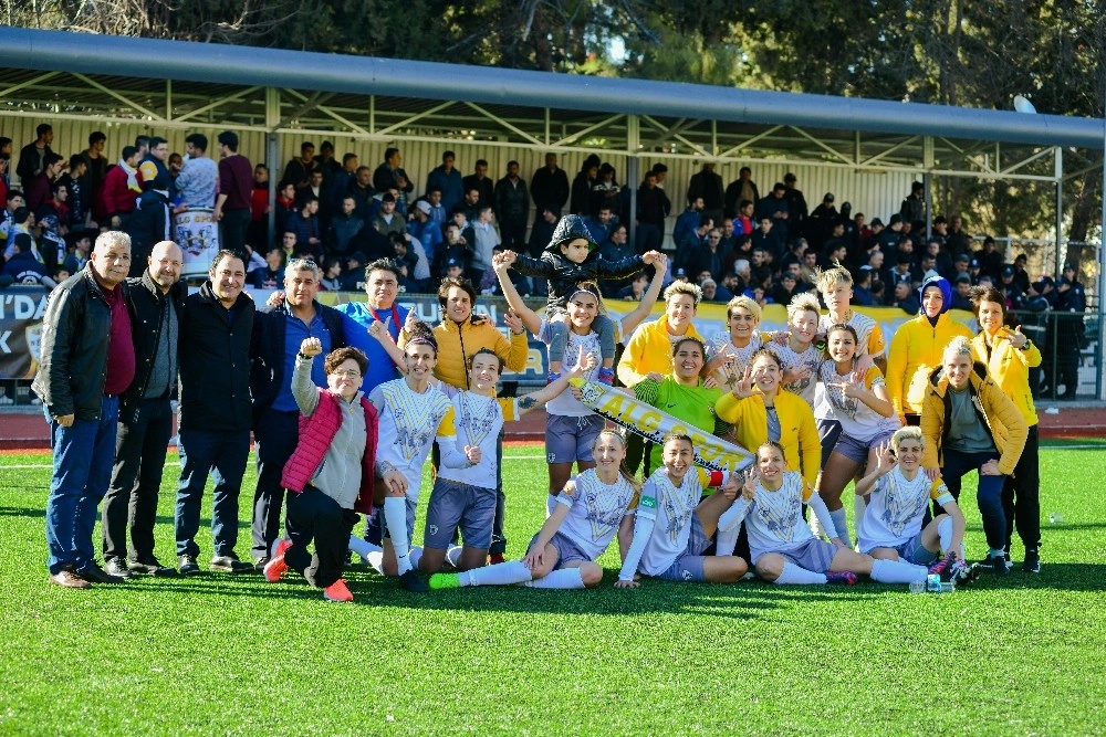 Gaziantep Alg Kadın Futbol Takımı Beşiktaşı Mağlup Etti