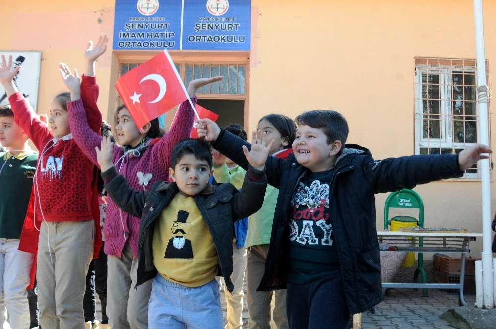 Sınırın Sıfır Noktasından Türk Bayraklı Çanakkale Mesajı