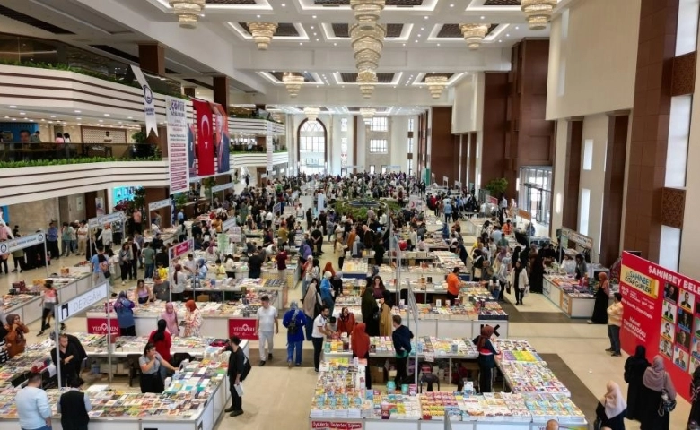 Gaziantepliler sevdikleri kitap ve yazarlarla buluşuyor