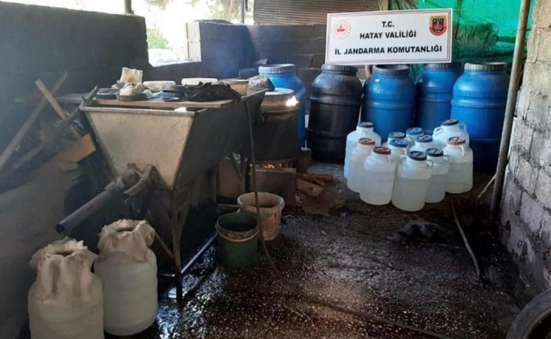 Hatay’da 1 ton 450 kilogram sahte içki ele geçirildi