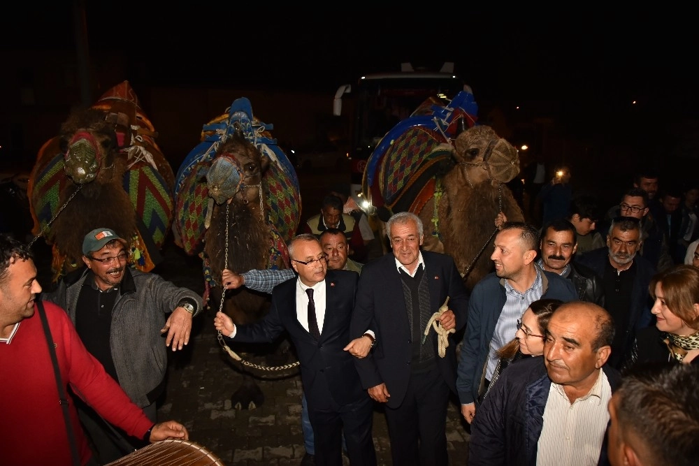 Cumhur İttifakı Develer Ve Mehteranla Karşılandı