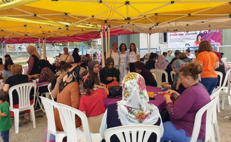 Mersin'de "Evimiz Atölye Projesi" Kırklarsırtı Mahallesi’nde başladı