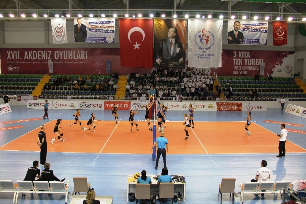 Voleybol 2. Lig Bayanlar Final Müsabakaları Mersinde Başladı