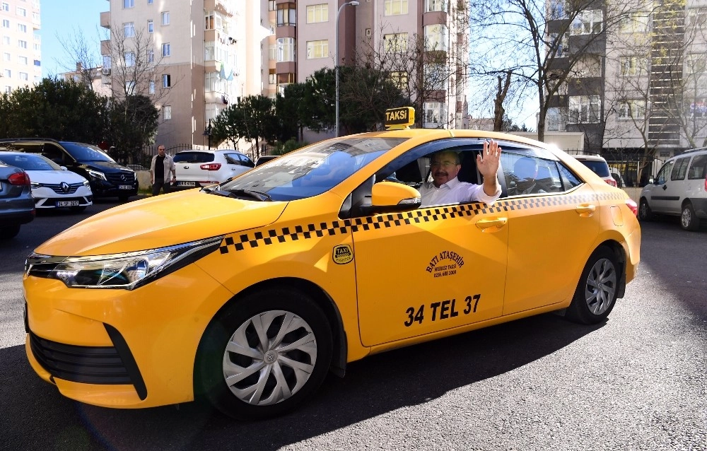 Ak Parti Ataşehir Belediye Başkan Adayı Taksi Şoförü Oldu