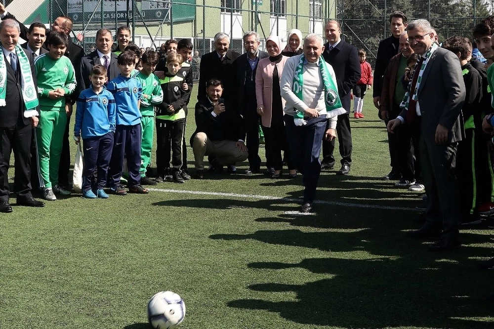 Binali Yıldırımdan Seçim Vaadi: Mahalle Maçları Geri Geliyor