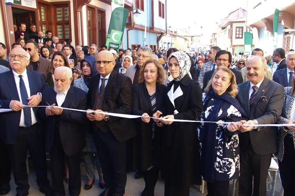 Esra Albayrak Teknoloji Bağımlılığına Dikkat Çekti;