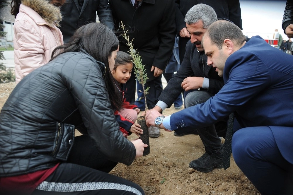 Minikler Malatyanın İlk Çocuk Ormanını Oluşturdu