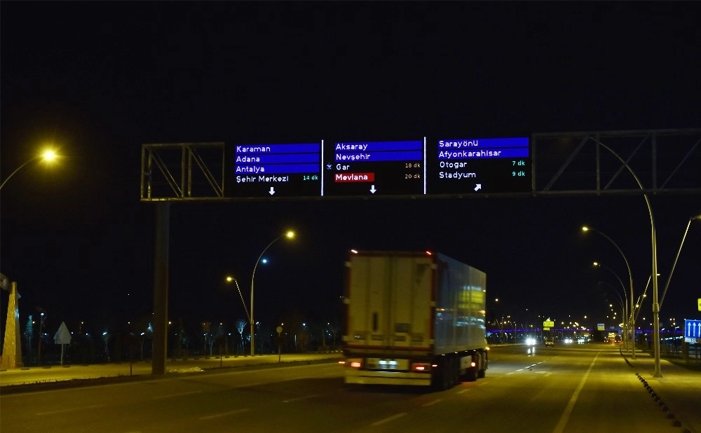 Konyada Trafiğini Rahatlatacak Akıllı Ekranlar Test Ediliyor