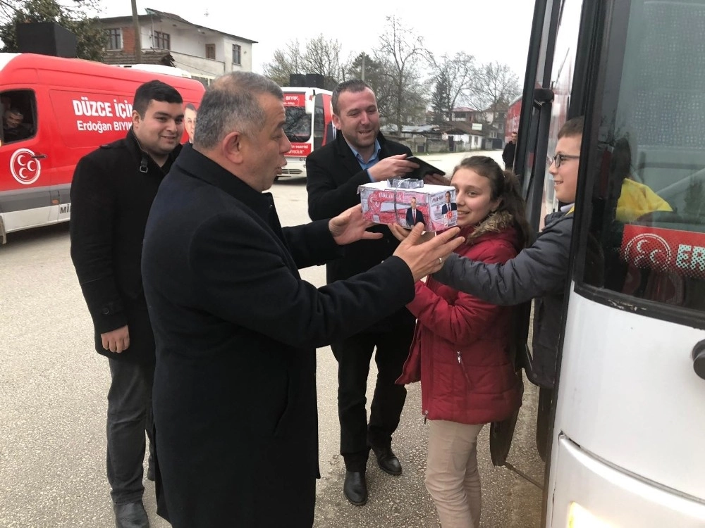 Başkan Adayı Bıyıka En Anlamlı Hediye