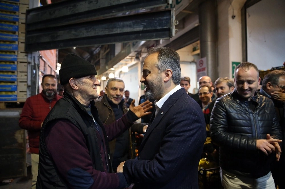 Hal Esnafı Başkan Aktaşı Alkışlarla Karşıladı