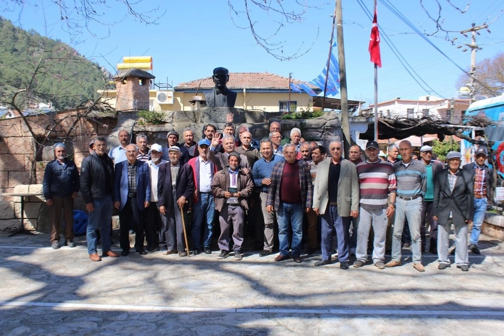 Dr. Mehmet Nil Hıdır Hizmet Aşkı İle Gece Gündüz Mahalle Mahalle Geziyor