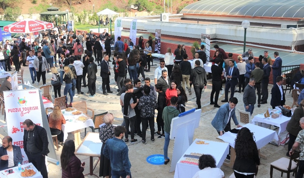 Sektör Temsilcileri Ve Öğrencileri Buluşturan Etkinliğe Yoğun İlgi