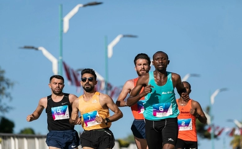 Tarsus Maratonu'nda 11 bin 624 kişi koştu