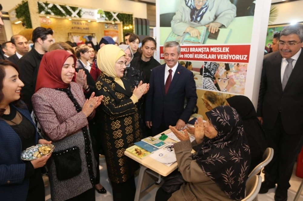 Emine Erdoğan, Şahinbey Belediyesinin Standını Ziyaret Etti