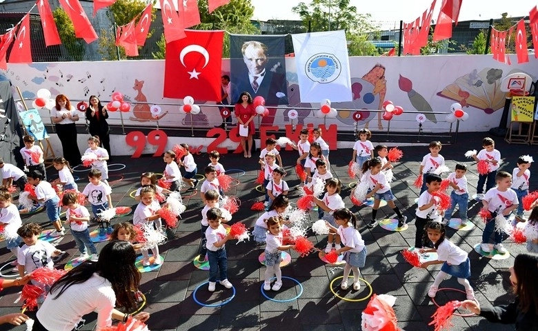 Miniklerden Cumhuriyet Bayramı'nda coşkulu kutlama