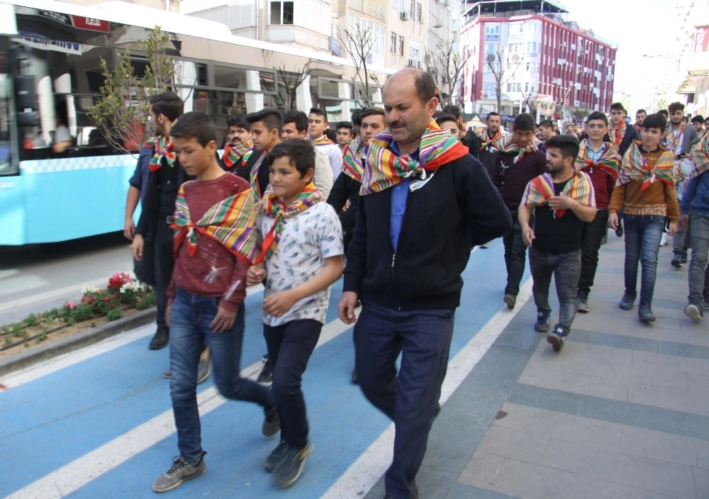 Antalyada Yörük Gençliği Platformu Üyelerinden Chp Listesine Protesto