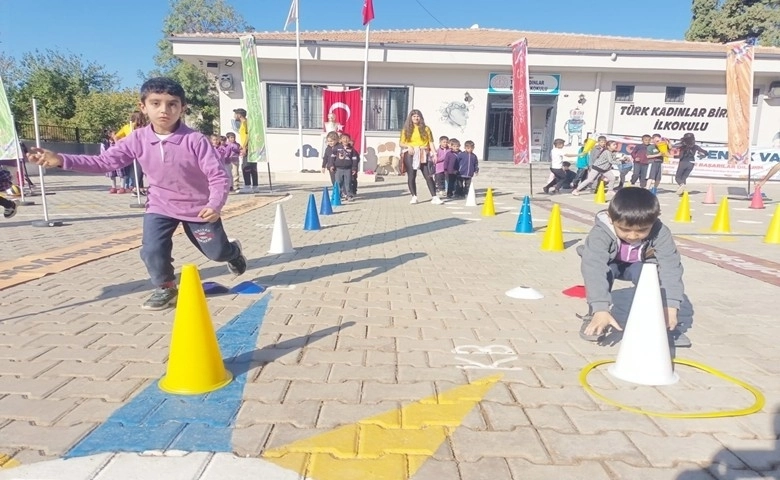 ''Bu okulda şenlik var'' projesinde 52 bin öğrenciye ulaşıldı