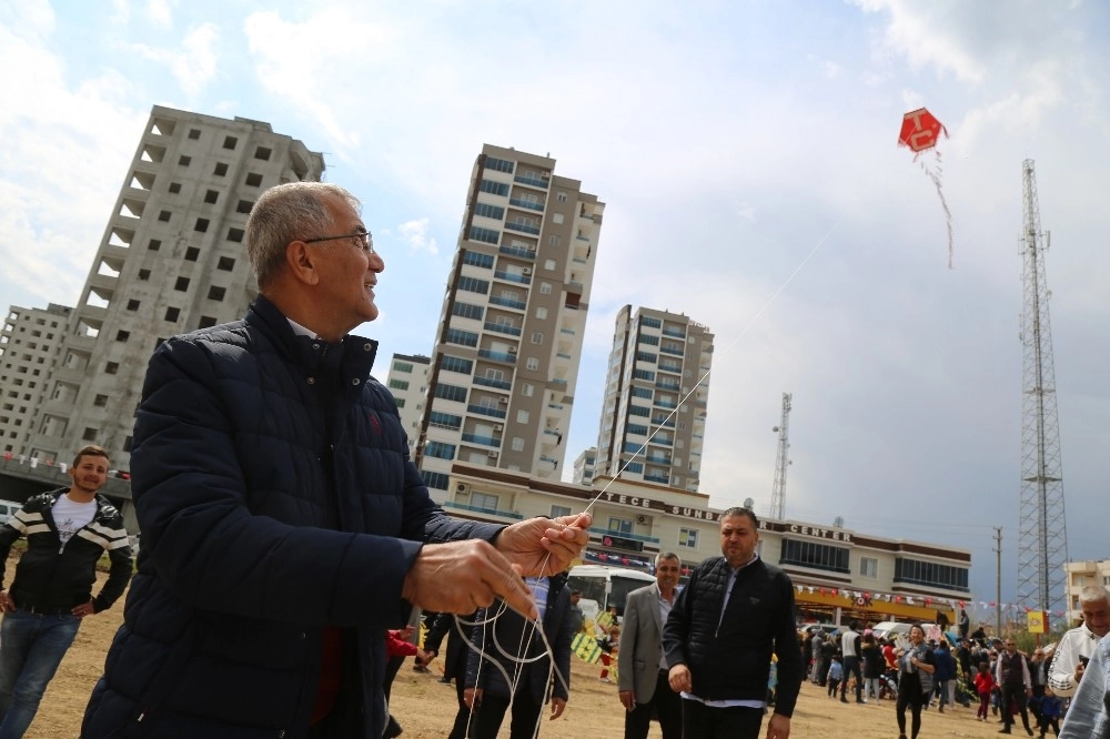 Mezitli Belediyesi Uçurtma Şenliği Düzenledi