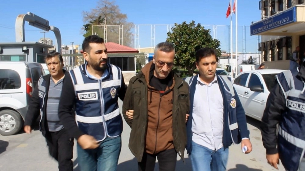 Antalyada Eşini Öldüren Koca Mersinde Yakalandı