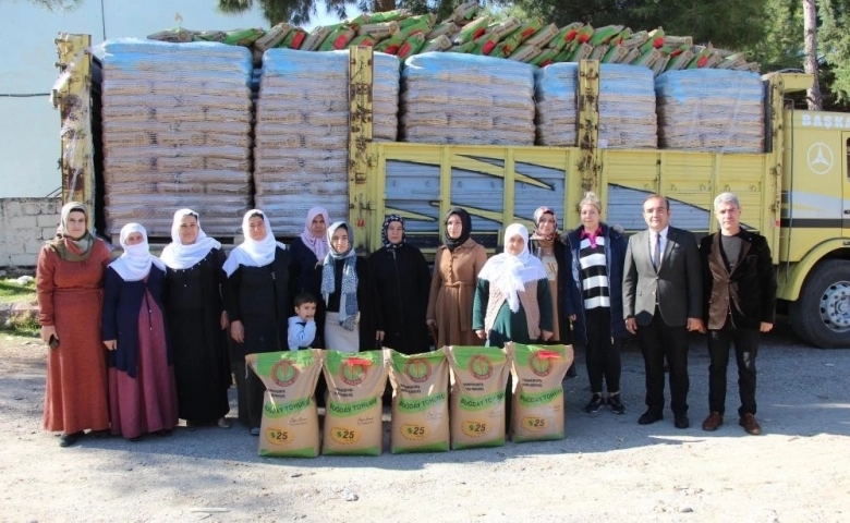 Batman’da kadın çiftçilere 30 ton buğday tohumu dağıtıldı