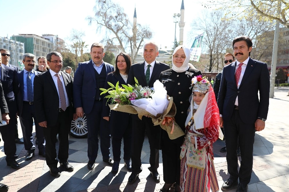 Bakan Selçuk: “Başkan Osman Zolan Denizli İçin Bir Fırsat”