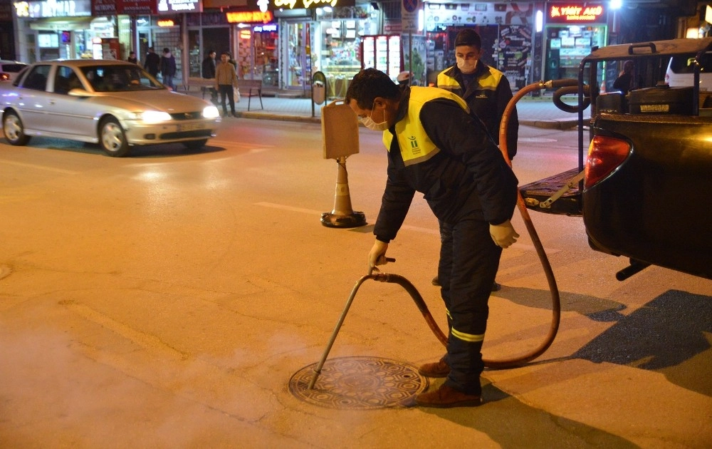 Rögar Kapaklarında İlaçlama Çalışmaları